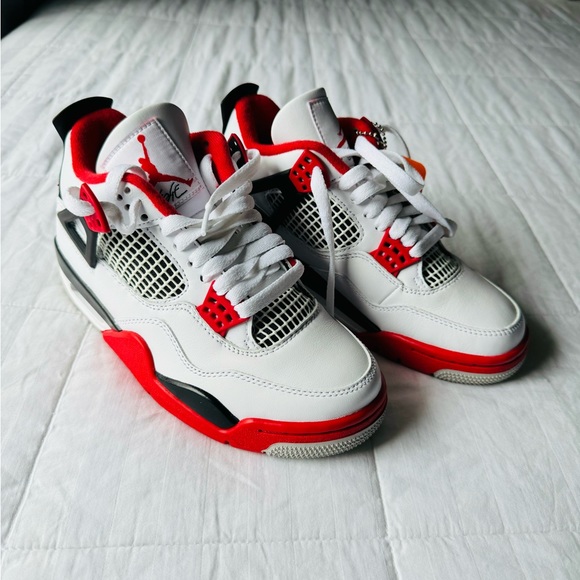 NWT Nike Jordan 4 OG Fire Red 2020 Sneakers Shoes - Picture 2 of 14